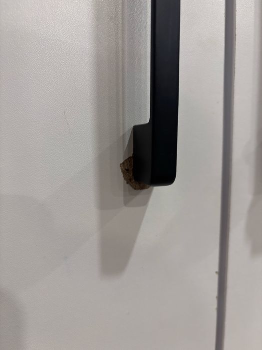 Распашной шкаф белый