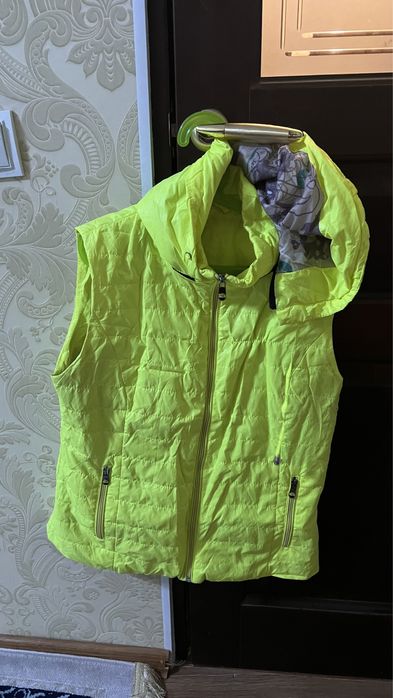 Продам безрукавку