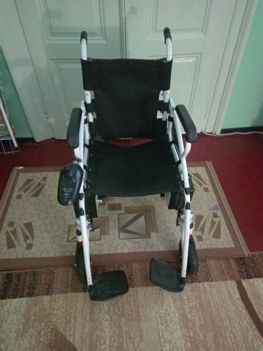 Cărucior/scaun/fotoliu electric pliabil