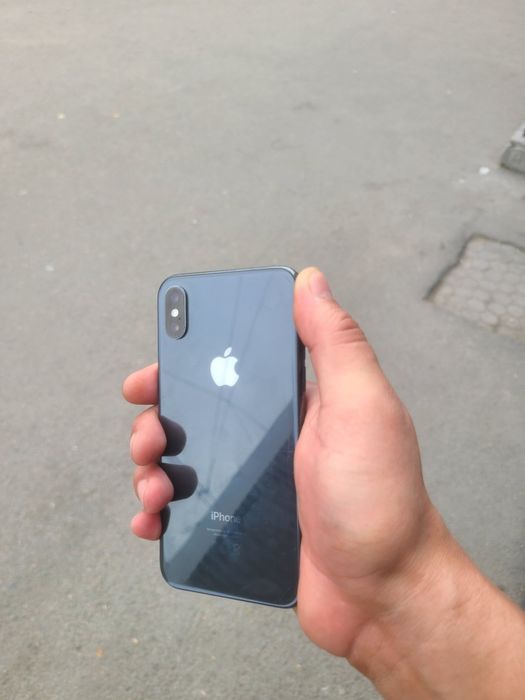 Продам IPhone x.