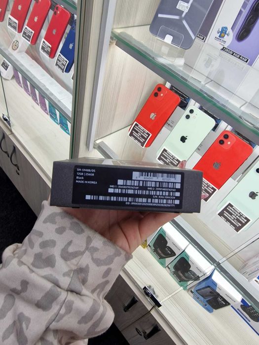 Samsung Galaxy S26 Ultra-256 GB/12 RAM- Nou Sigilat-6299 Ron (TVA inclus)