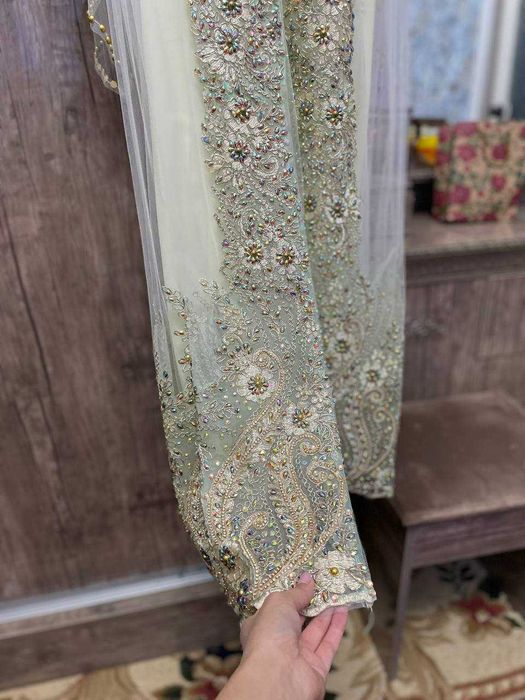 Sarpo Kelinsalomga kiyim ansambl narxi kelishiladi