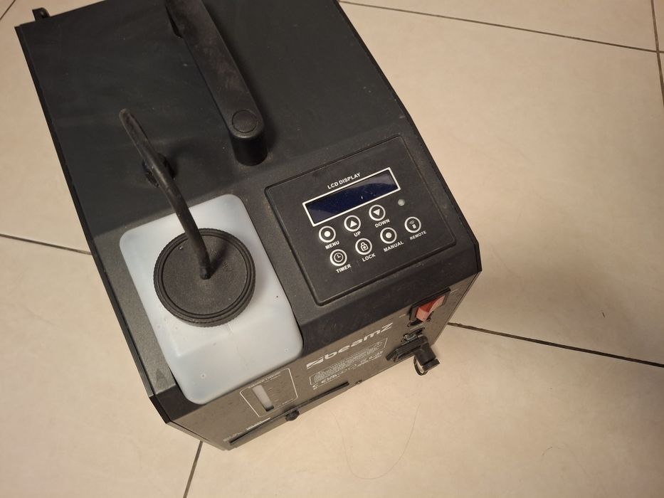 Vand masina de fum si bule BeamZ SB1500 Led