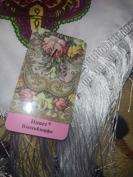 Платок красивый новый