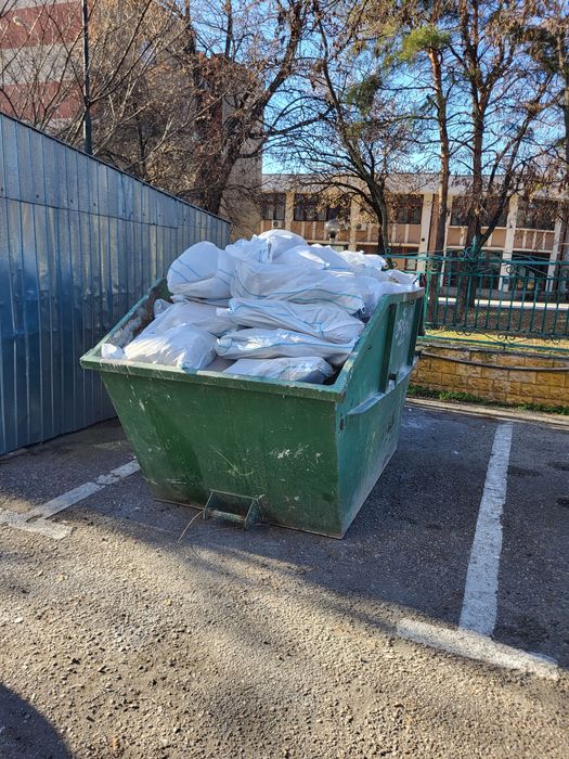 Transport moloz inchirieri container deseuri constructii