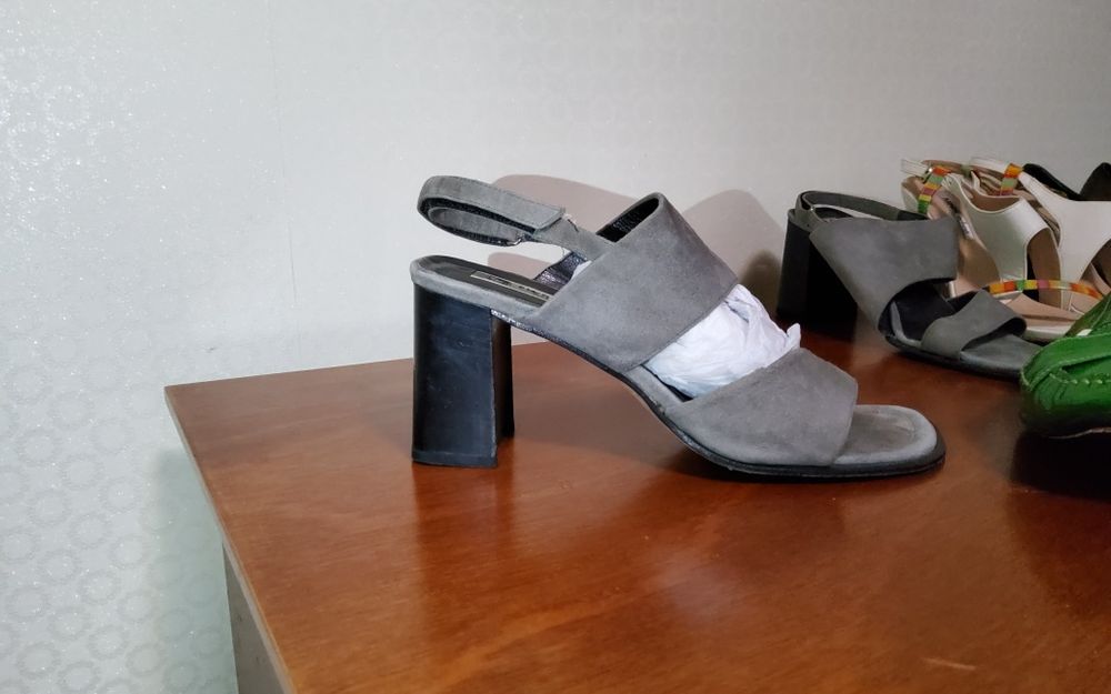 Продам женскую обувь