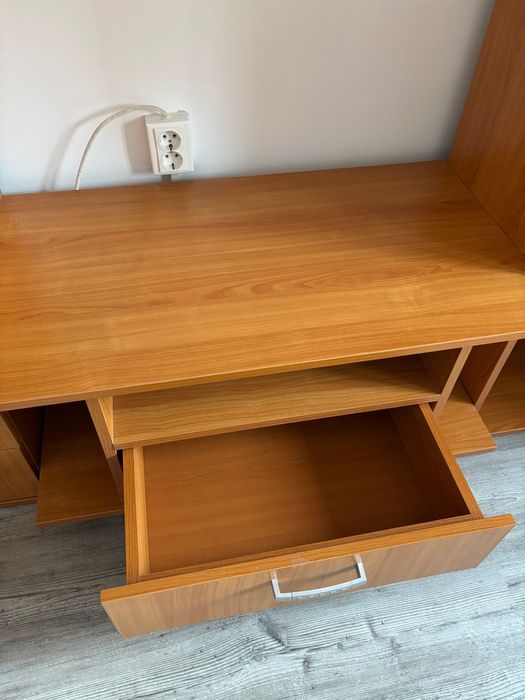 Mobilă de dormitor sau camera copii – stare bună +masa birou