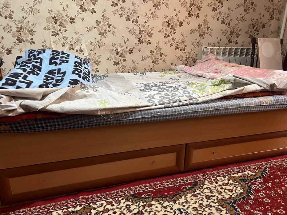Шкаф парта ва йотог'и сотилади