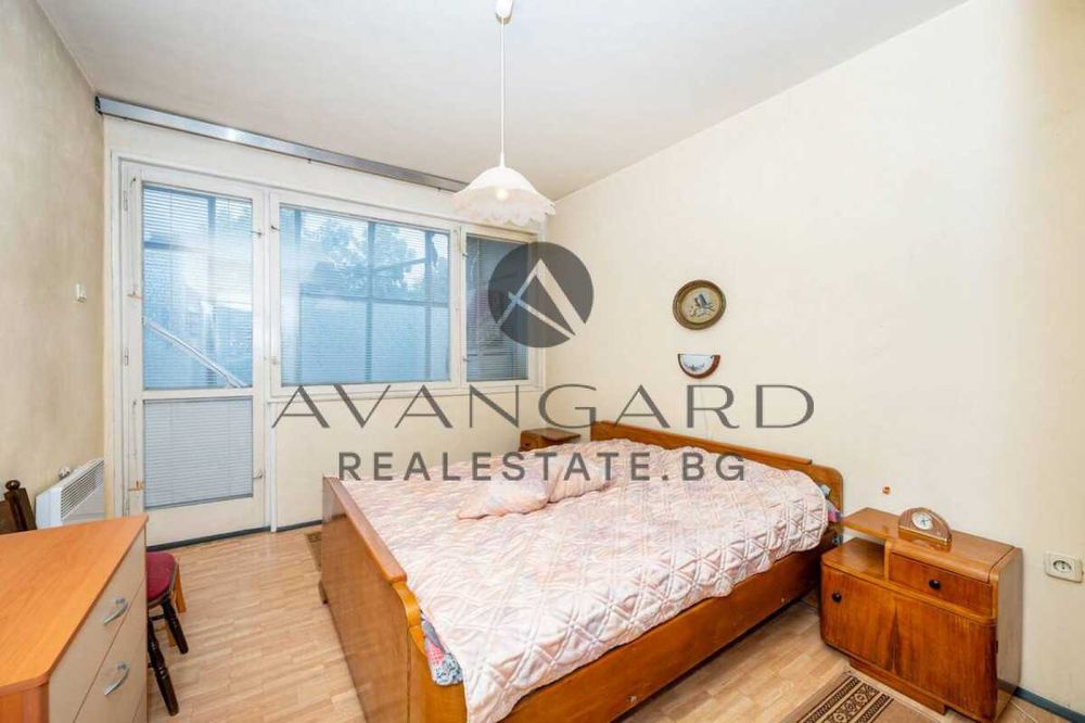 Продава се Тристаен апартамент в Пловдив, Център - 76 кв.м за 2014 €/кв.м - Снимка #3