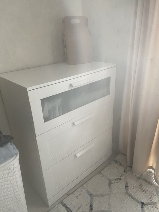 Продам комод и стол