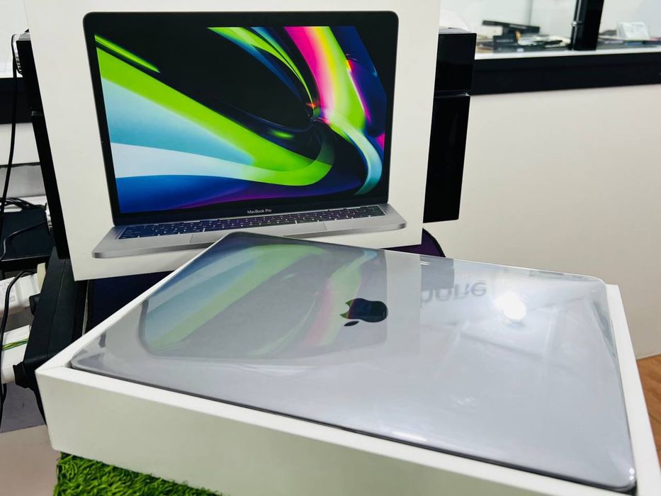 MacBook Pro M2 8GB/256GB