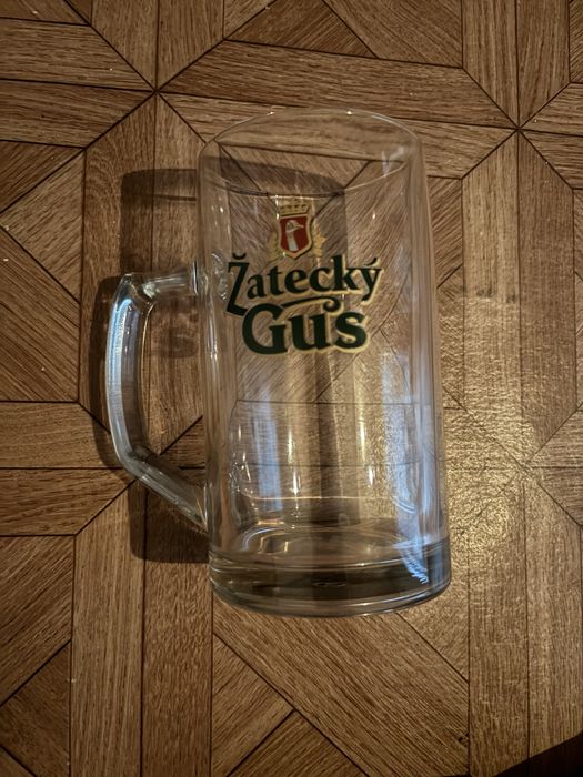 Пивные кружки.