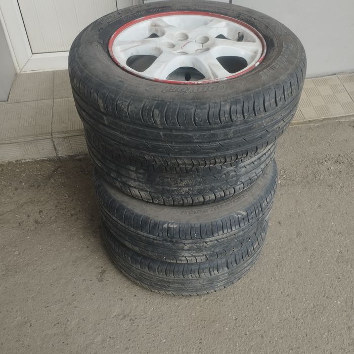 Продам комплект дисков с шинами