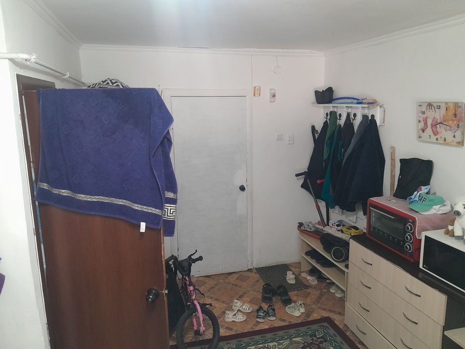 Продам квартиру Конаева 1/5