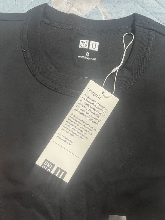 Футболка uniqlo черного цвета