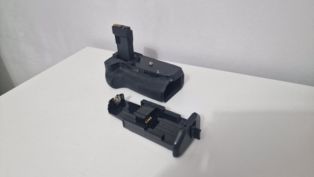 Grip Meike -  Canon 760d / 750 d cu telecomanda