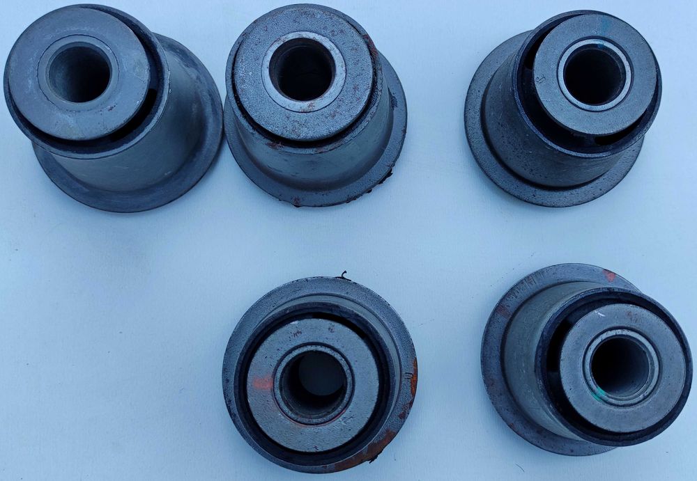 Оригинални тампони за заден мост на Форд Мондео Мк3, 1404976 и 1404977