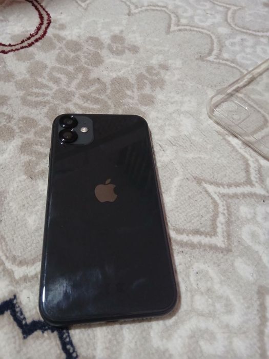 Iphone 11 ideal holati 128 talik 84% batare qirilmagan chizilmagan