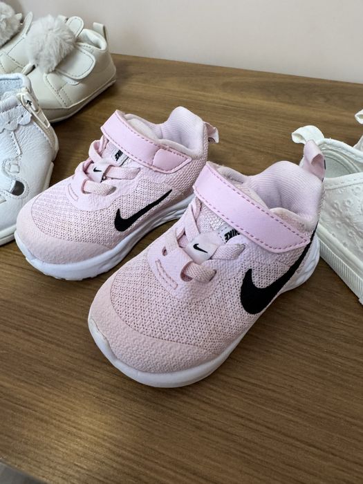 Бебешки обувки нови