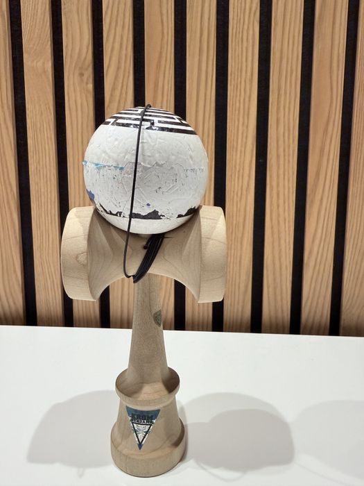 Kendama KROM LAMBO – originală