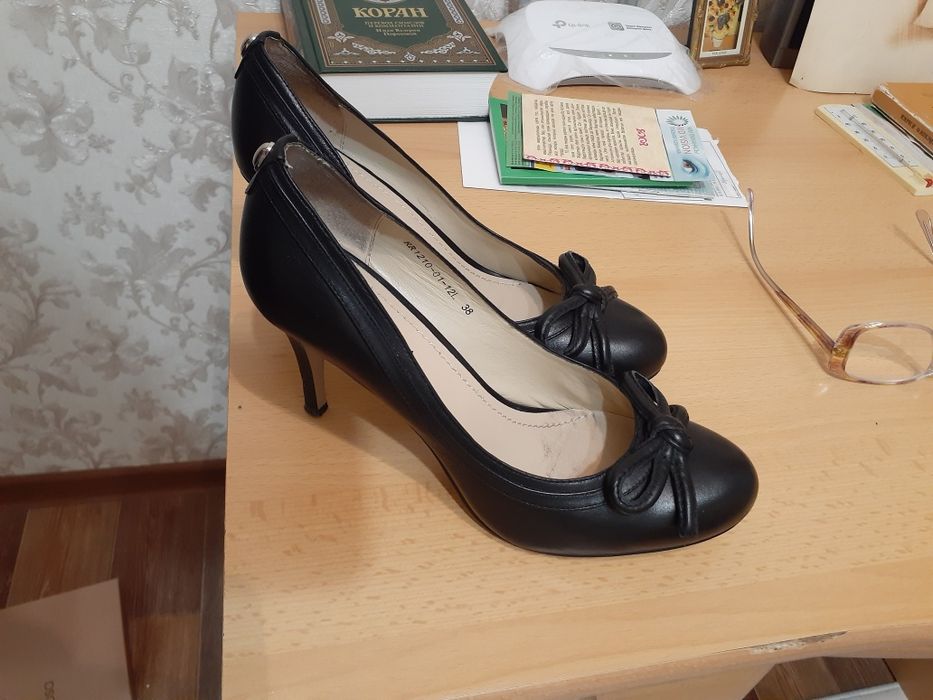 Женские кожаные туфли