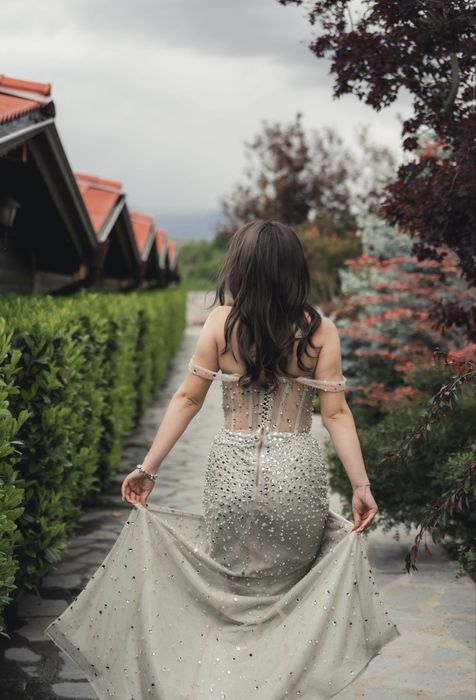 Бална рокля, носена веднъж