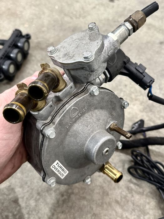 Перфектен газов инжекцион Landi Renzo EVO OBD 6cil.