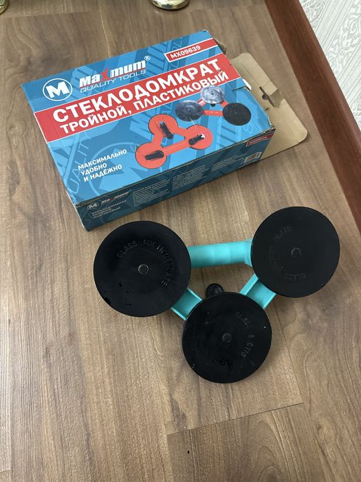 Стеклрдомкрат тройной