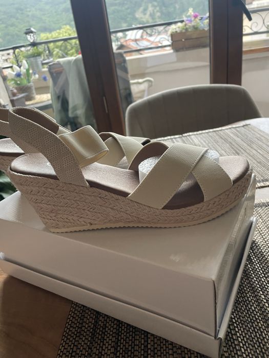 Нови удобни сандали