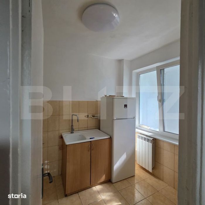 Apartament 3 camere, 60 mp, strada Albatros
