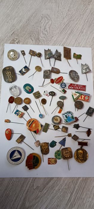 Значки от едно време с колекционерска стойност
