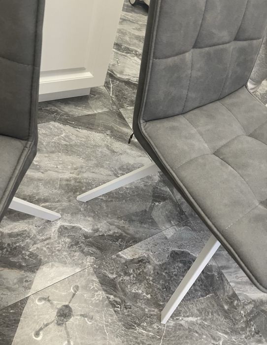 Стулья 4 штуки по 30000 за стул