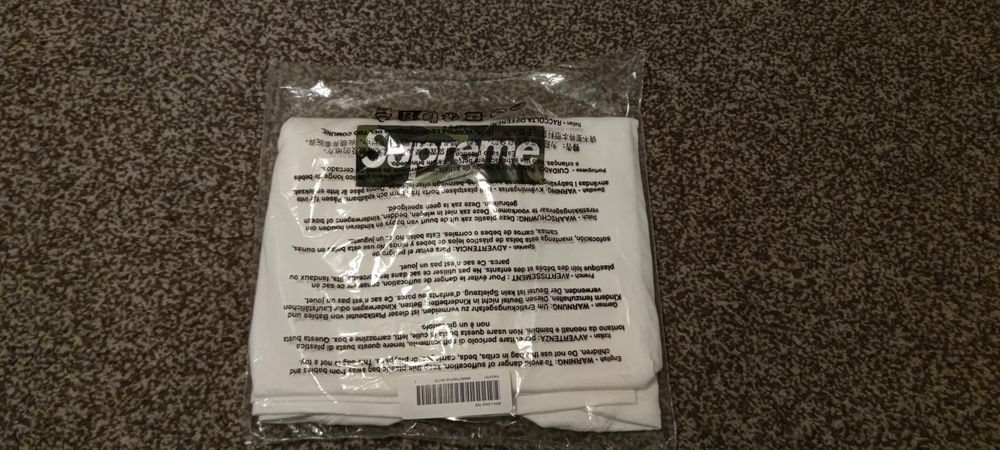 Supreme бяла тениска не разопакована