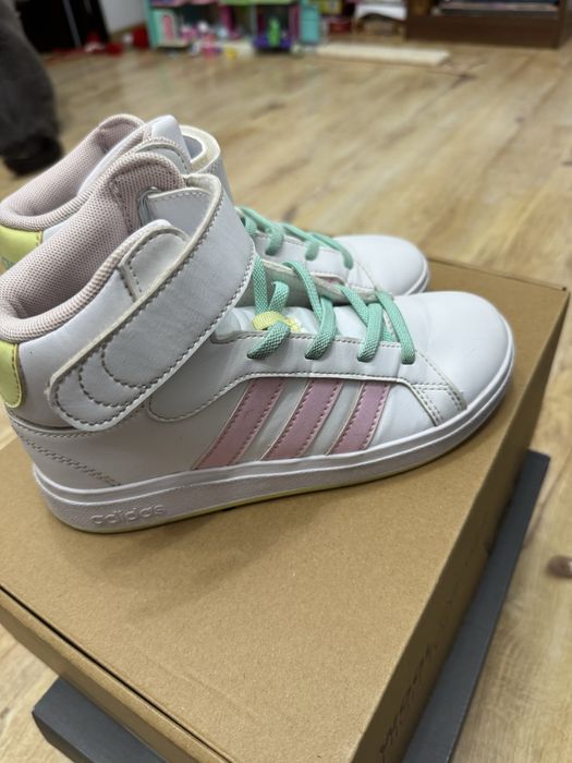 Adidas gheata fetite