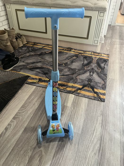 Продам детский самокат
