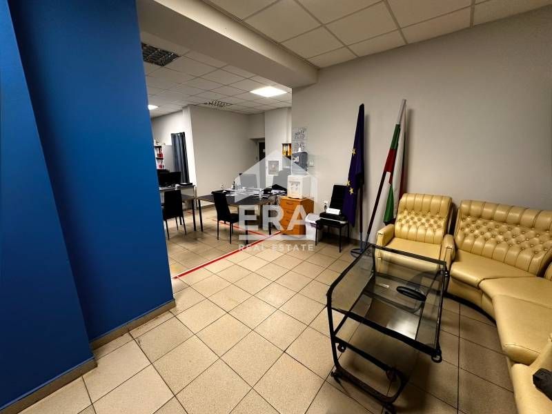 Продава се Офис в Плевен, Широк център - 272 кв.м за 722 €/кв.м - Снимка #1