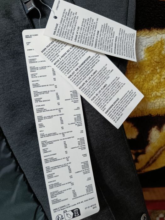 Продается оригинальная мужская демисезонная куртка.  Фирма UNIQLO