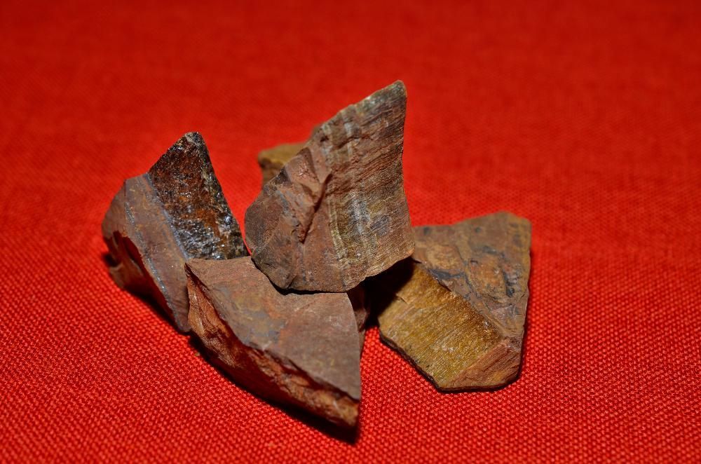 Камъни Tiger Eye