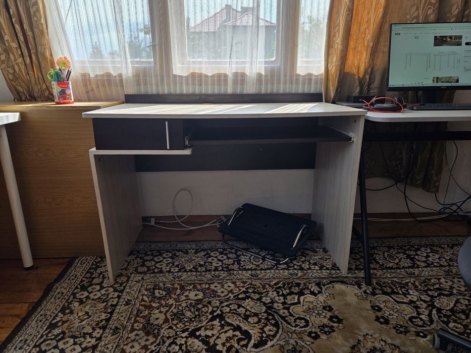 Бюро +плот за клавиатура
