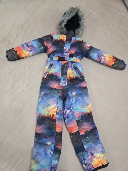 Зимний комбинезон для девочки