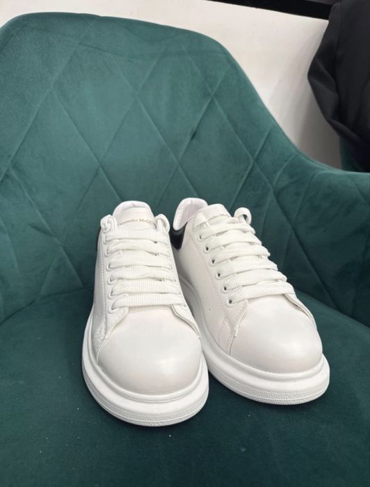 Alexander mcqueen black & white