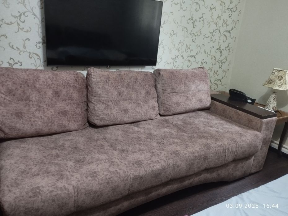 Диван в хорошем состоянии