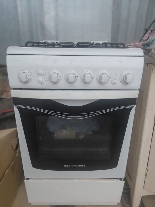 Газовая плита белая