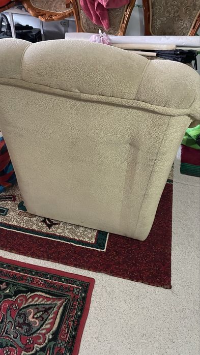 Кресло продаю беж