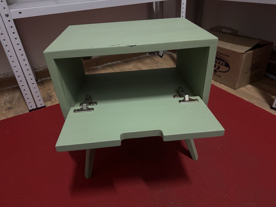 Тумбочка под цветок