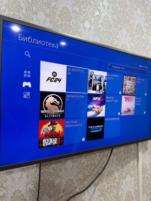 Продам Playstation 4