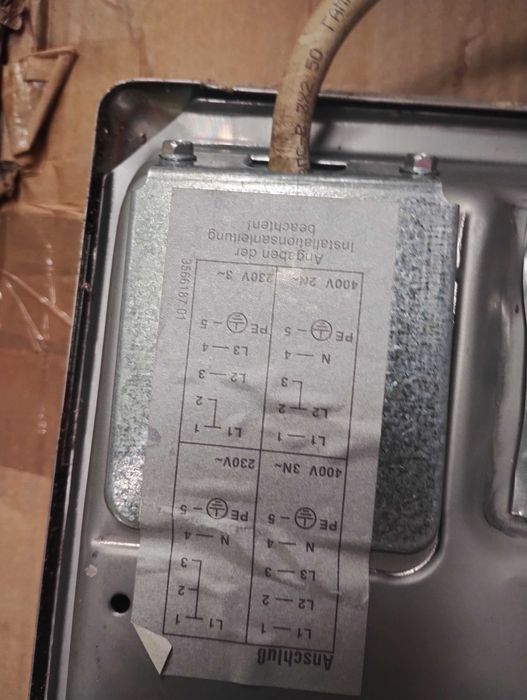 Кухненски плот с четири стандартни котлона, цвят Инокс Zanussi