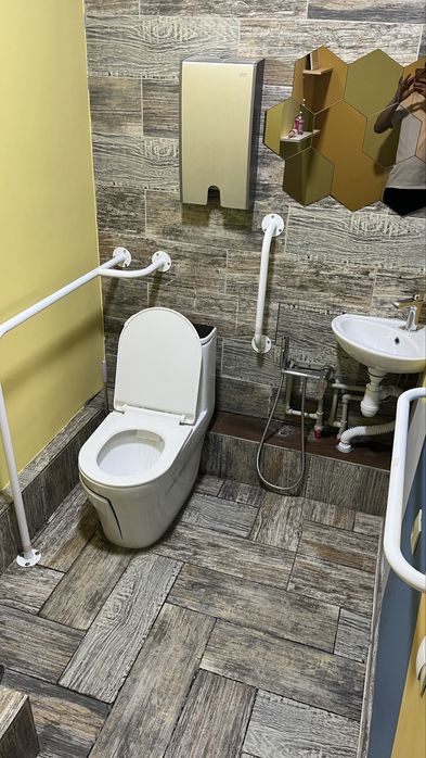 Унитаз для лиц с инвалидностью