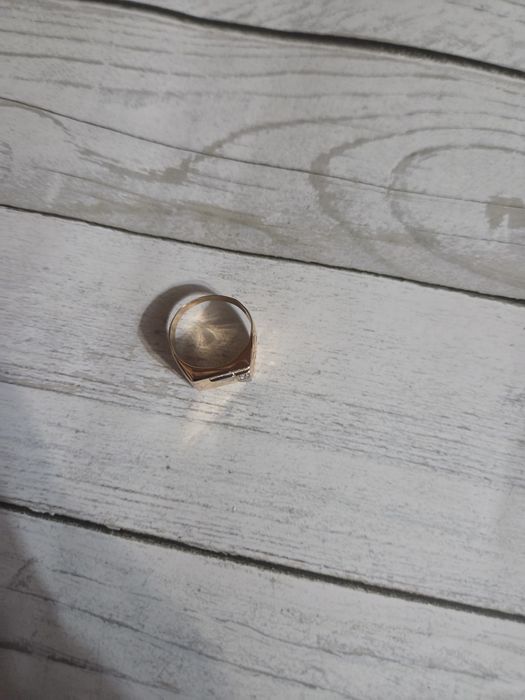 Кжби золотая печатка