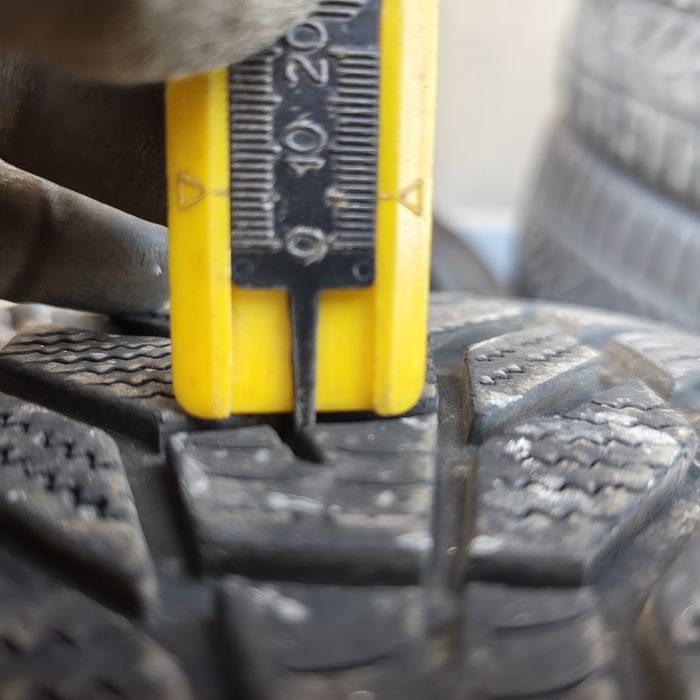 Anvelope 245/40R19 marca Hankook, DOT 2022,M+S,5.5 mm
